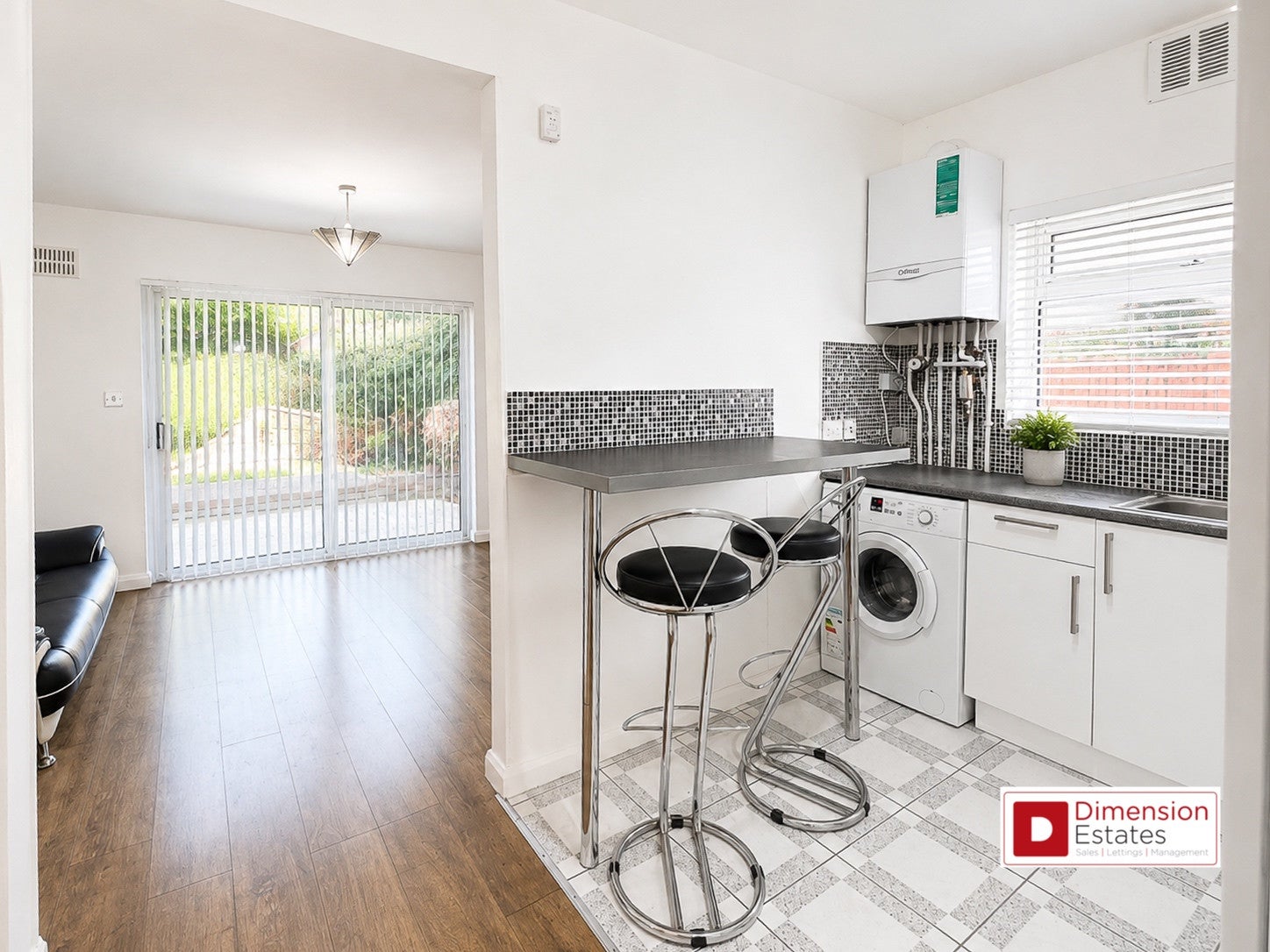 Flat Belgrave Avenue in Greater London