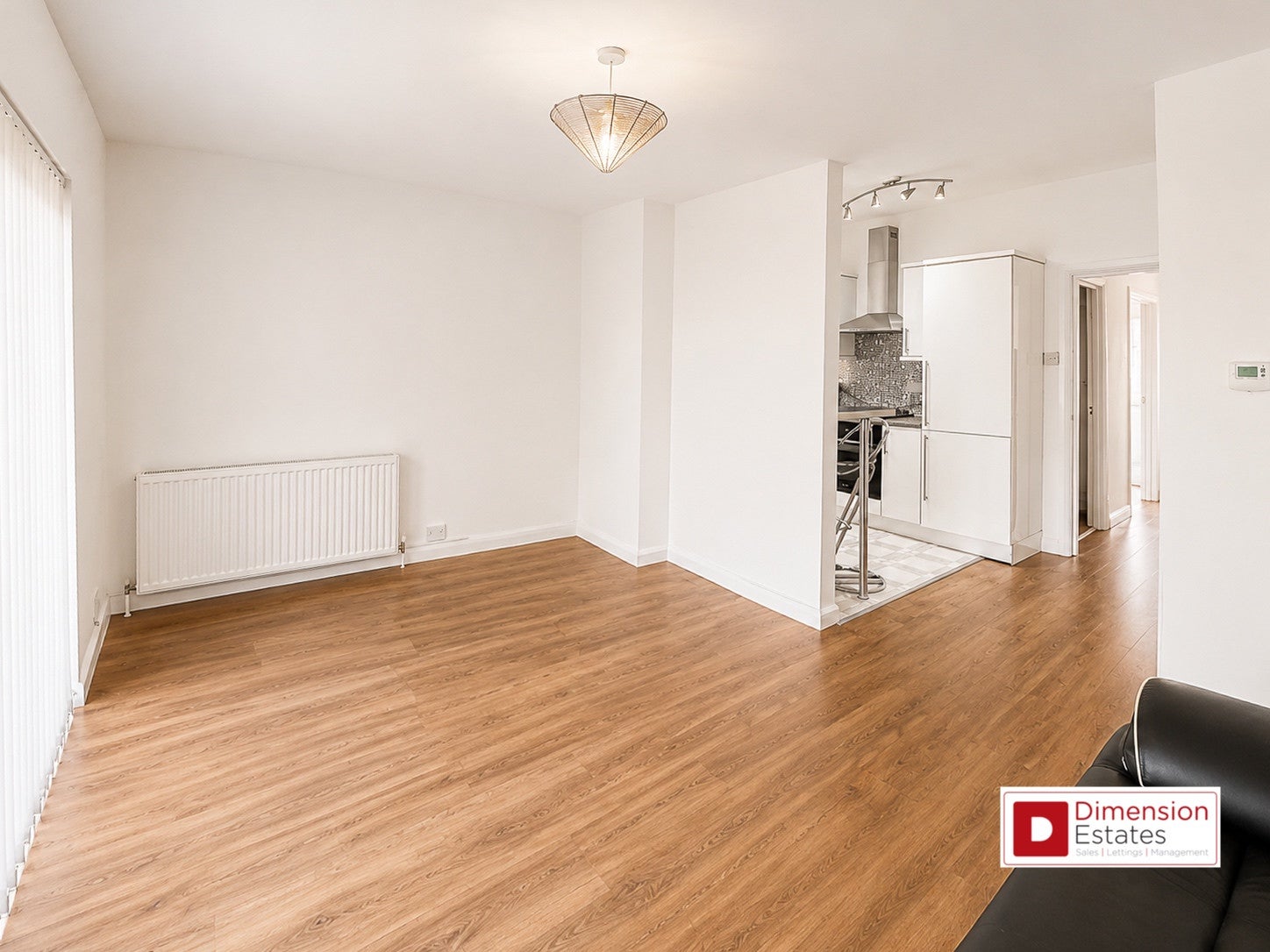 Flat Belgrave Avenue in Greater London