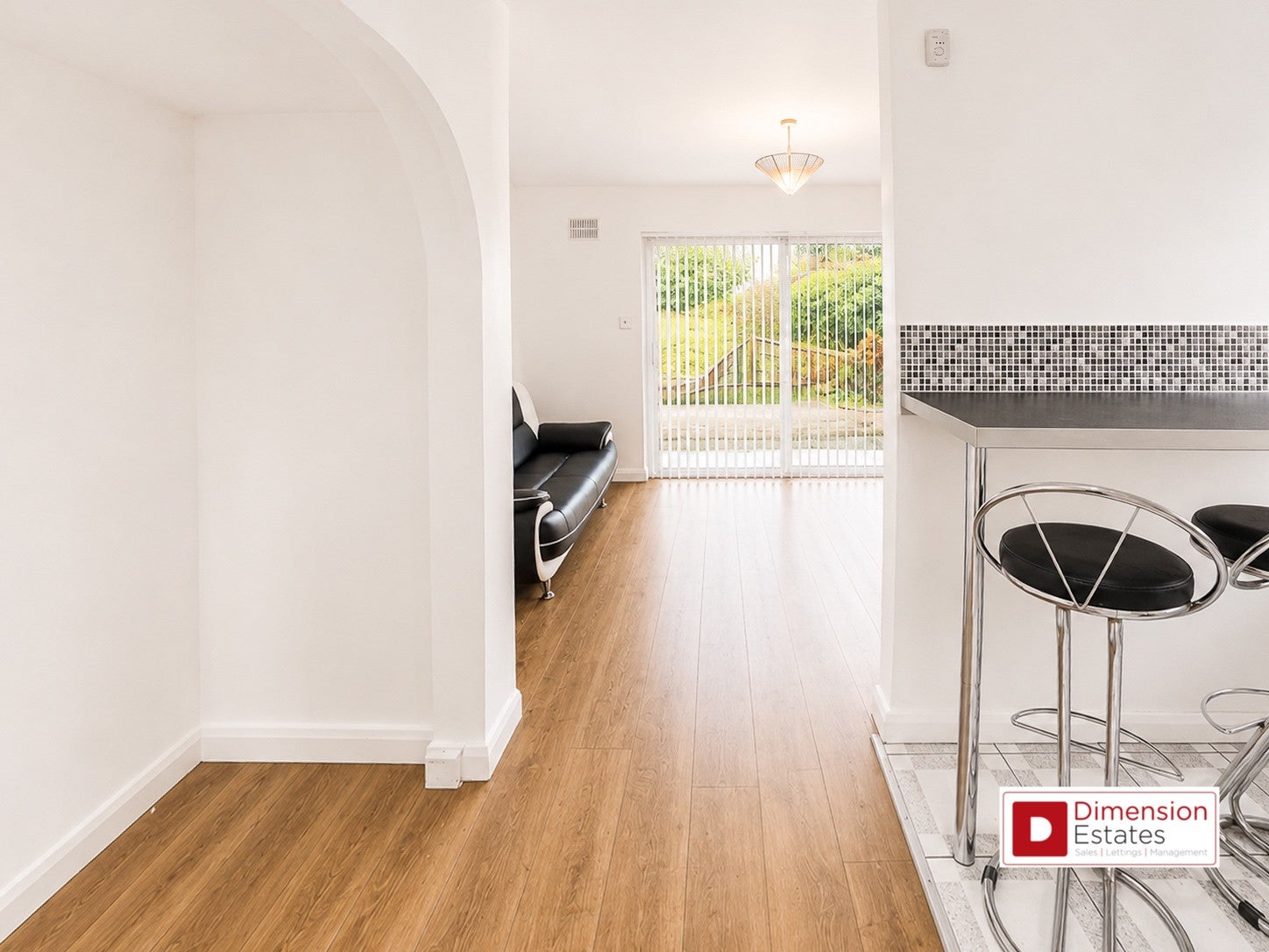 Flat Belgrave Avenue in Greater London