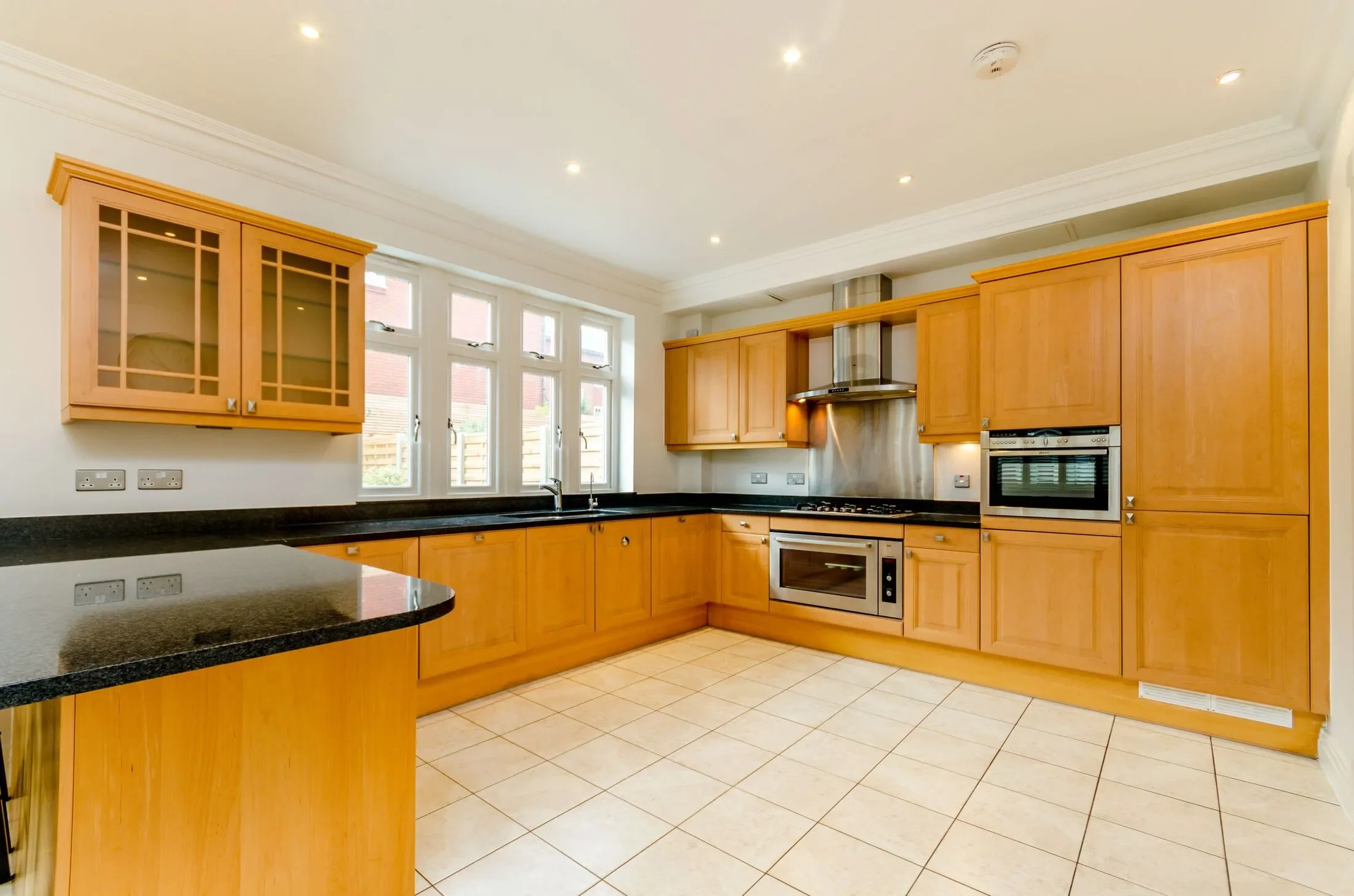 House Arcadian Place in Greater London
