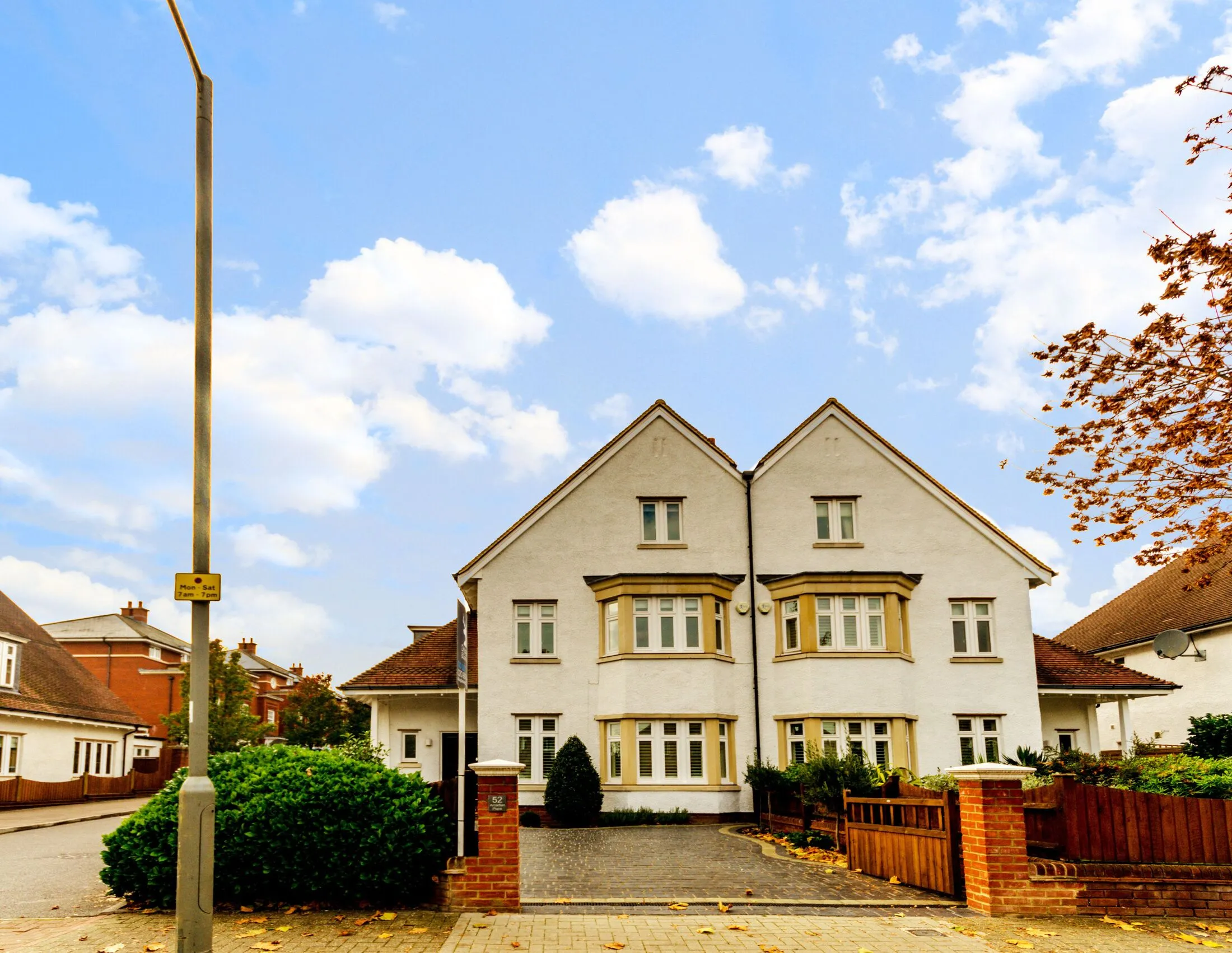 House Arcadian Place in Greater London