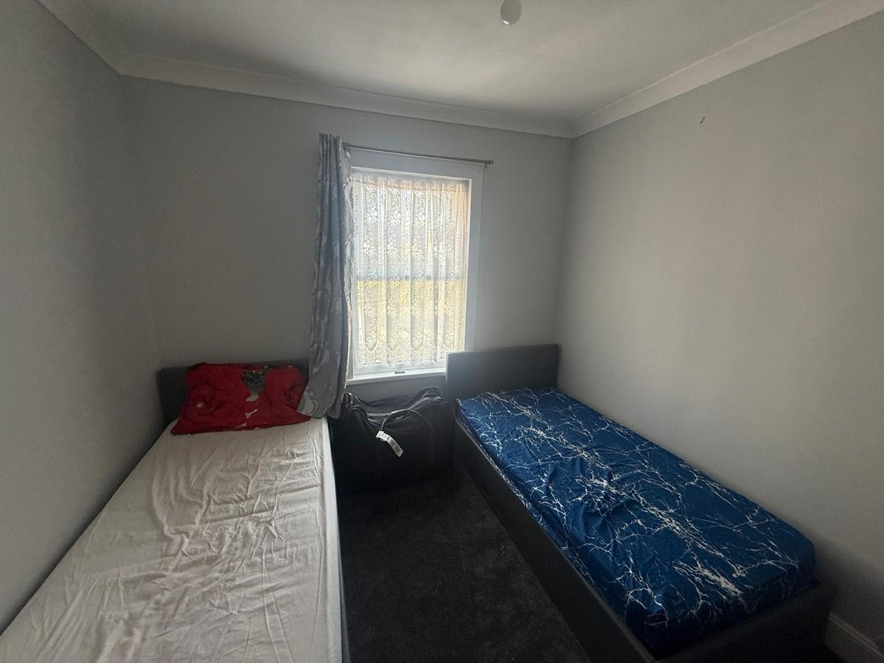 Room Eversleigh Road in Greater London