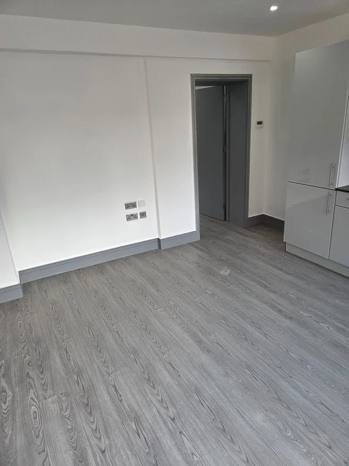 Flat London Road in Greater London