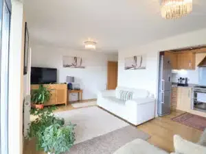 Flat St Margarets Court in Swansea