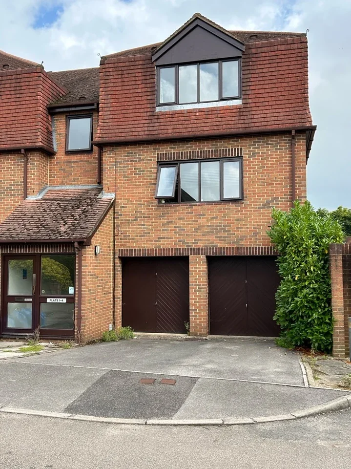 Flat Osborne Road in Wokingham