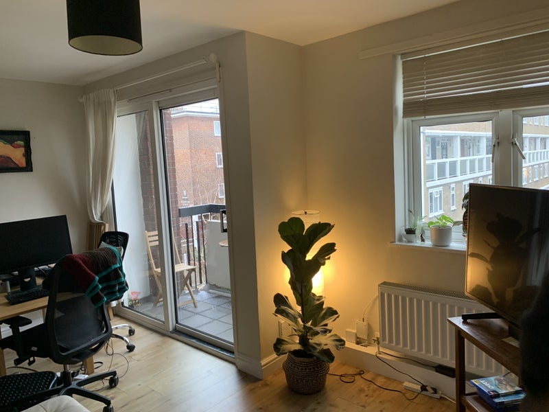Flat Ellsworth Street in Greater London