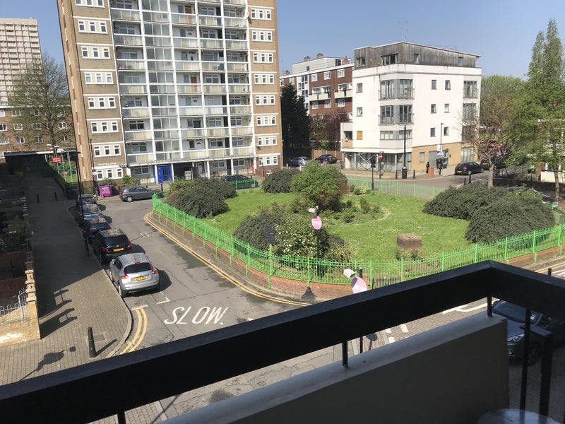 Flat Ellsworth Street in Greater London
