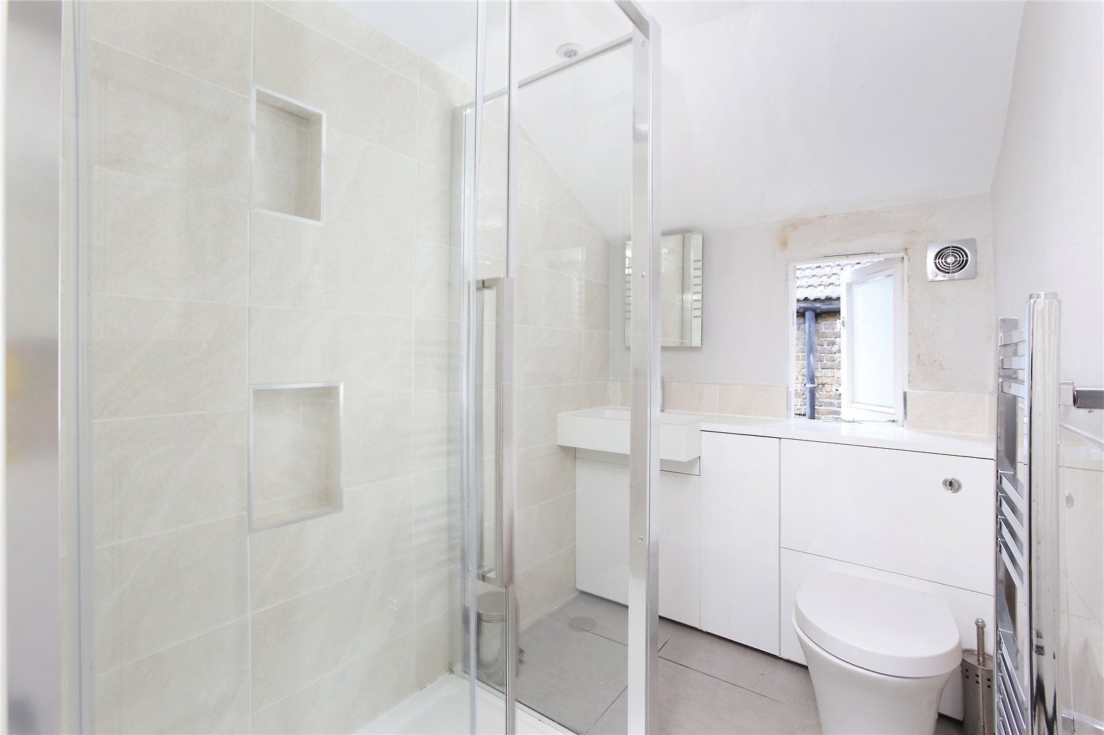 Flat Aliwal Road in Greater London