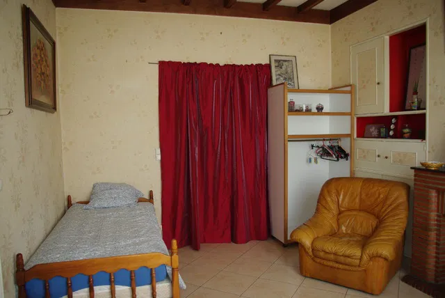 Room Rue de Notre-Dame-du-Thil in Beauvais
