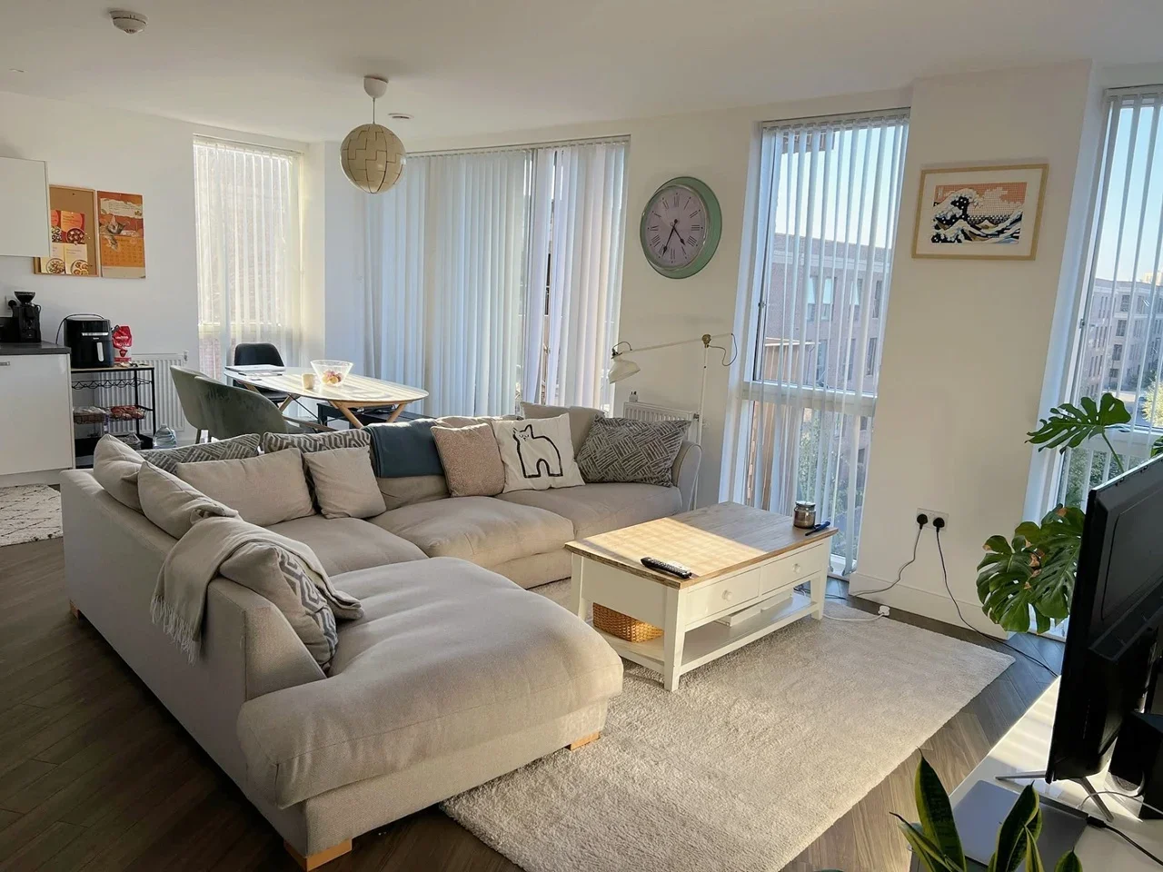 Flat Adenmore Road in Greater London