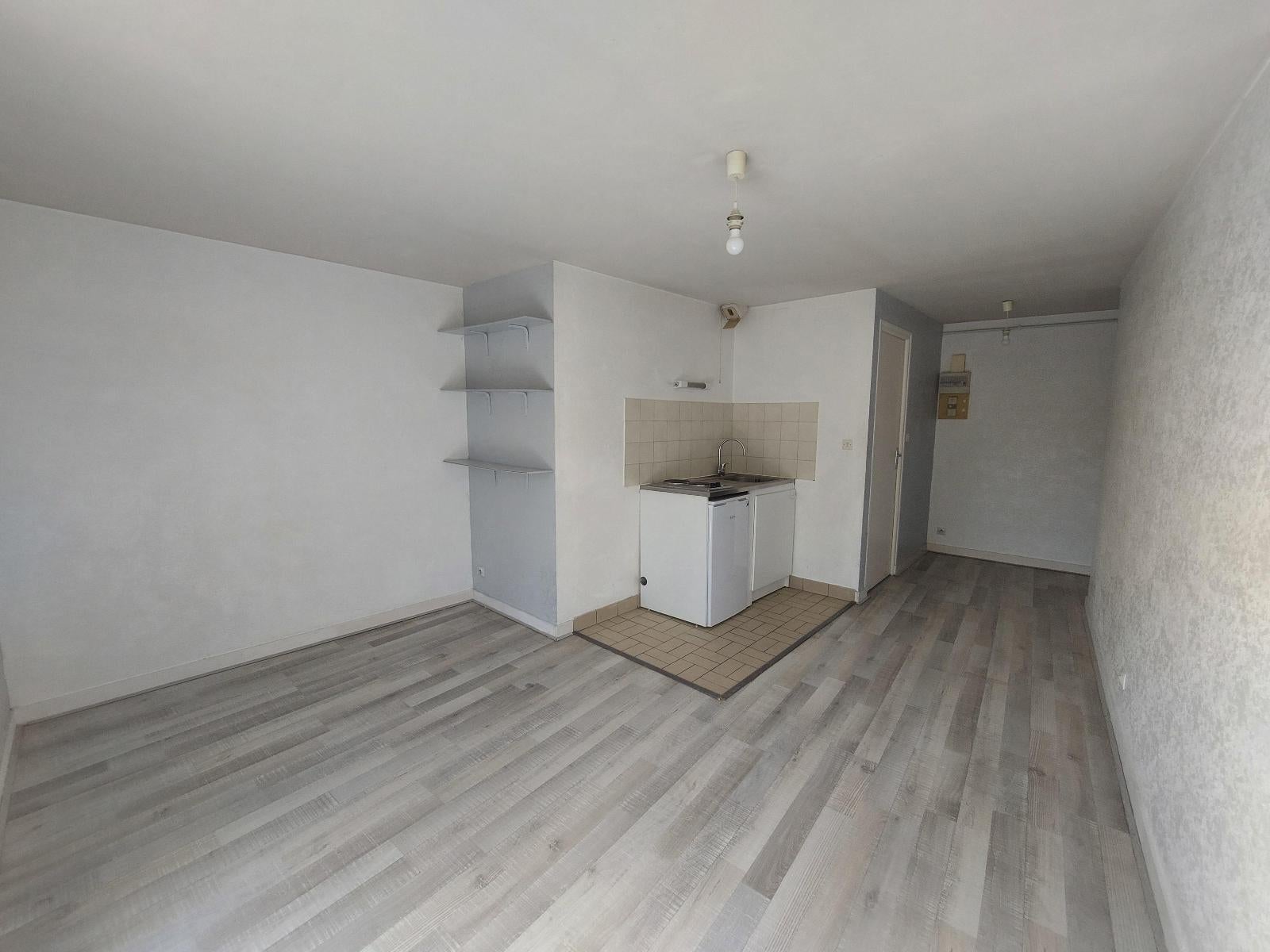Flat Rue de Maubeuge in Paris