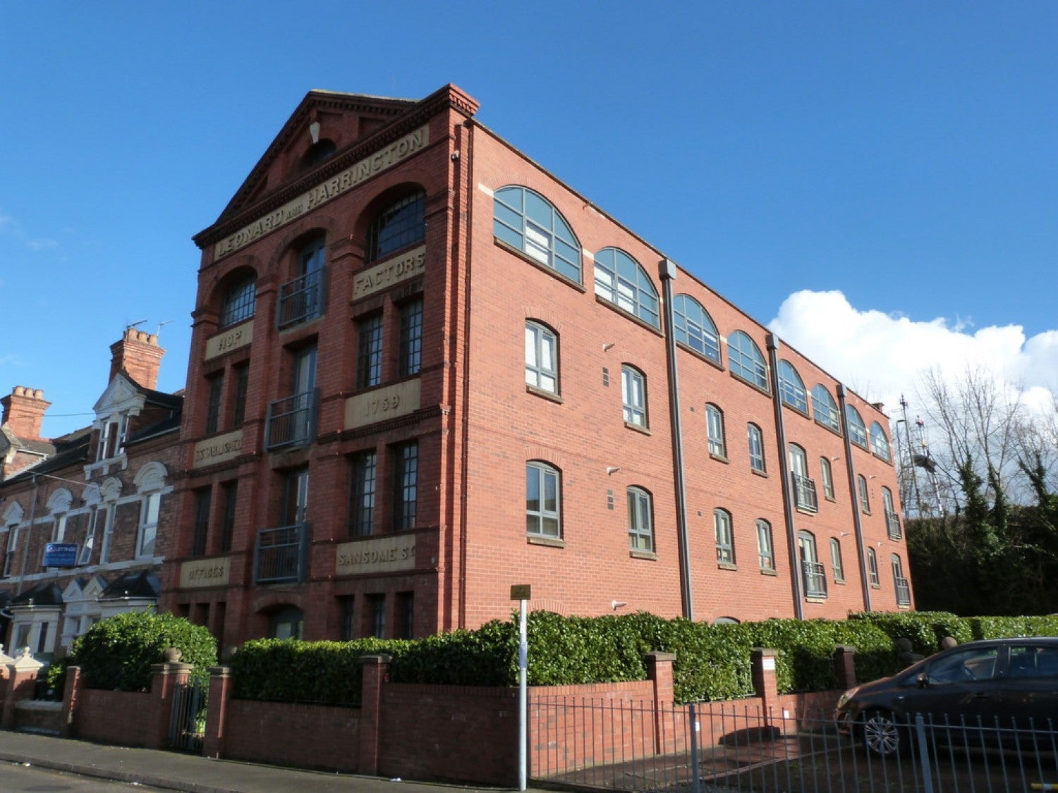 Flat Middle Street in Worcester