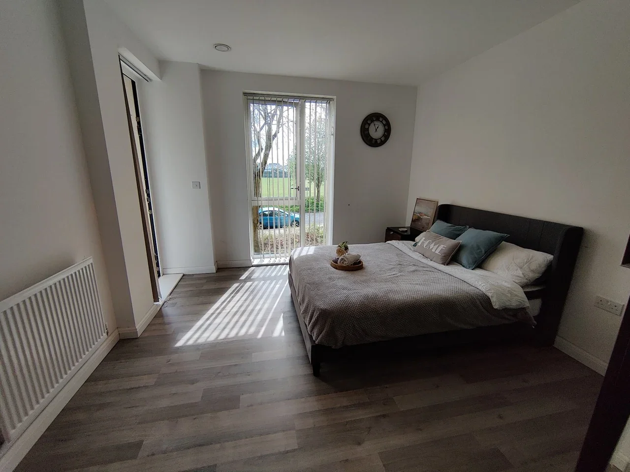 Flat Lanacre Avenue in Greater London