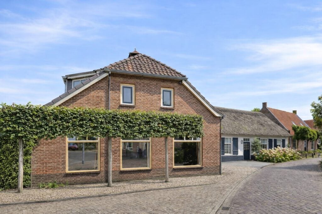 Huis Burgemeester Buijsstraat 5 in Herpt