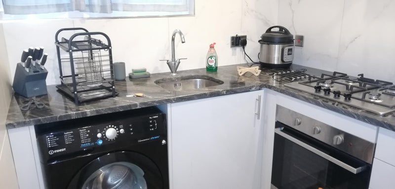 Room Oakshott Court in Greater London