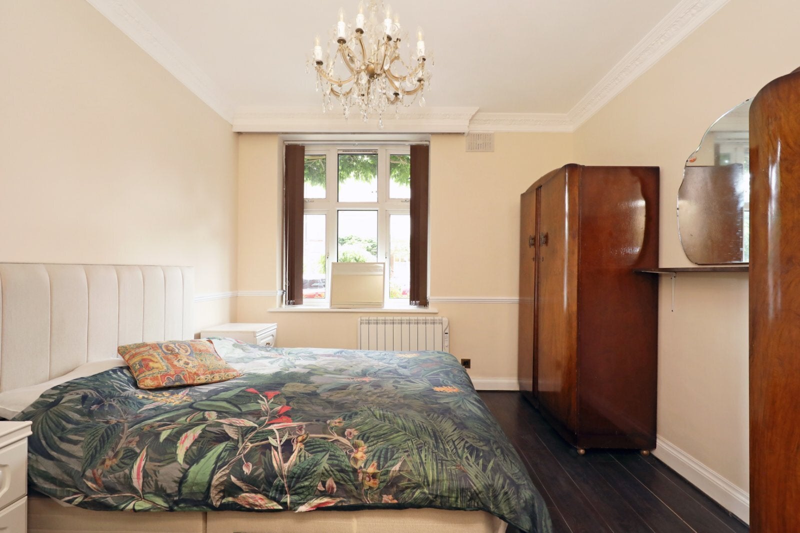Flat Putney Hill in Greater London