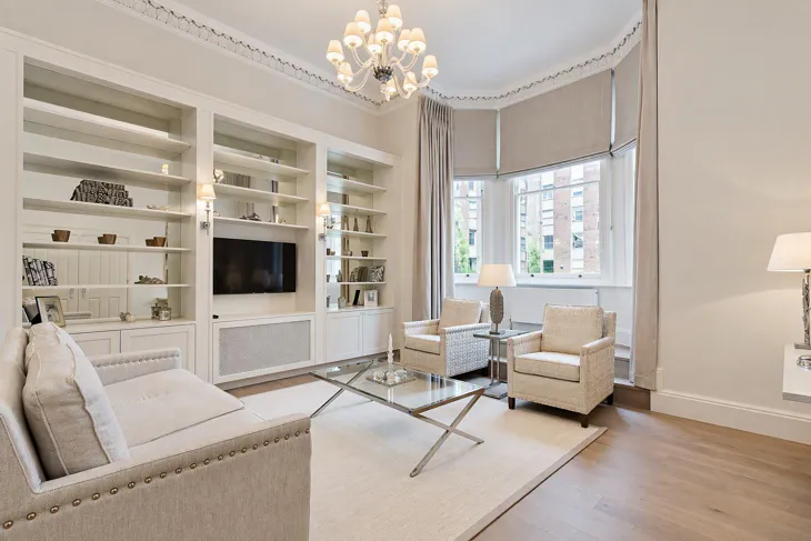 Flat Vicarage Gate in Greater London