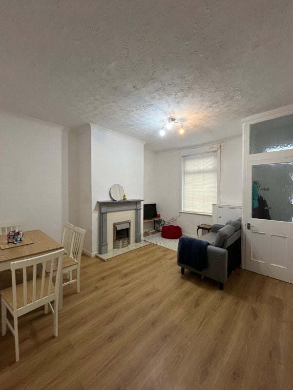 Room Hollins Grove Street in Darwen