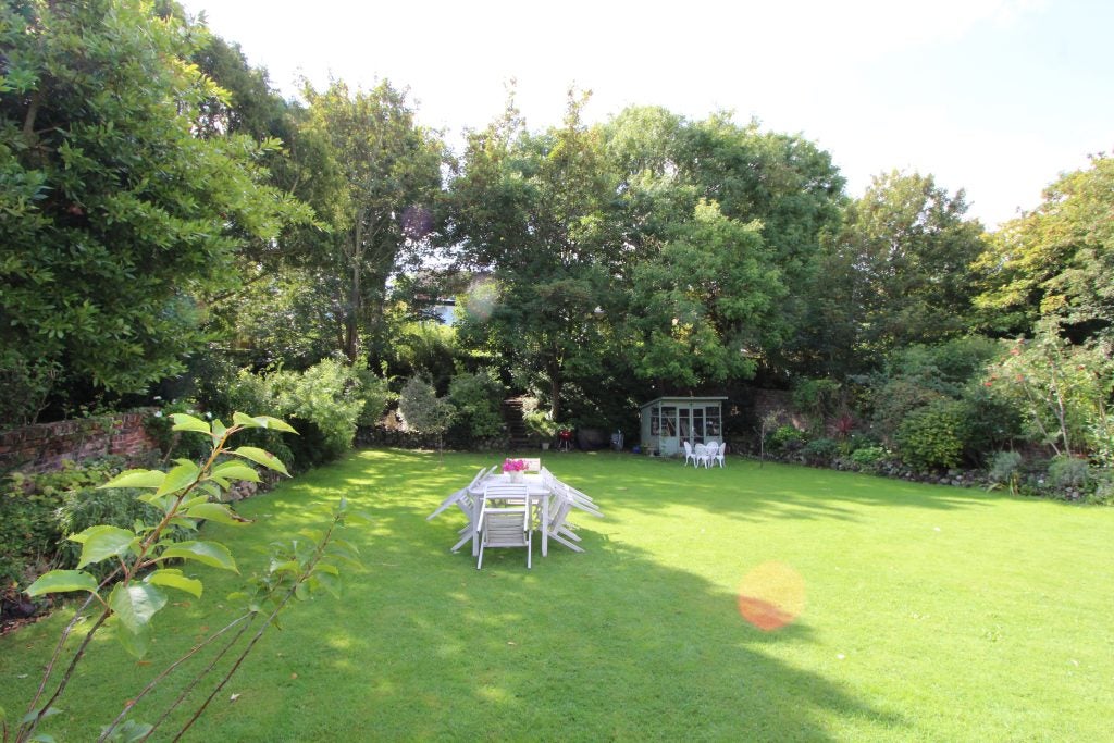 Flat Silverdale Road in Eastbourne