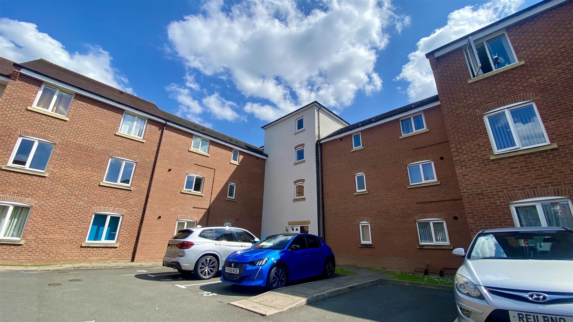 Flat Anglian Way in Coventry