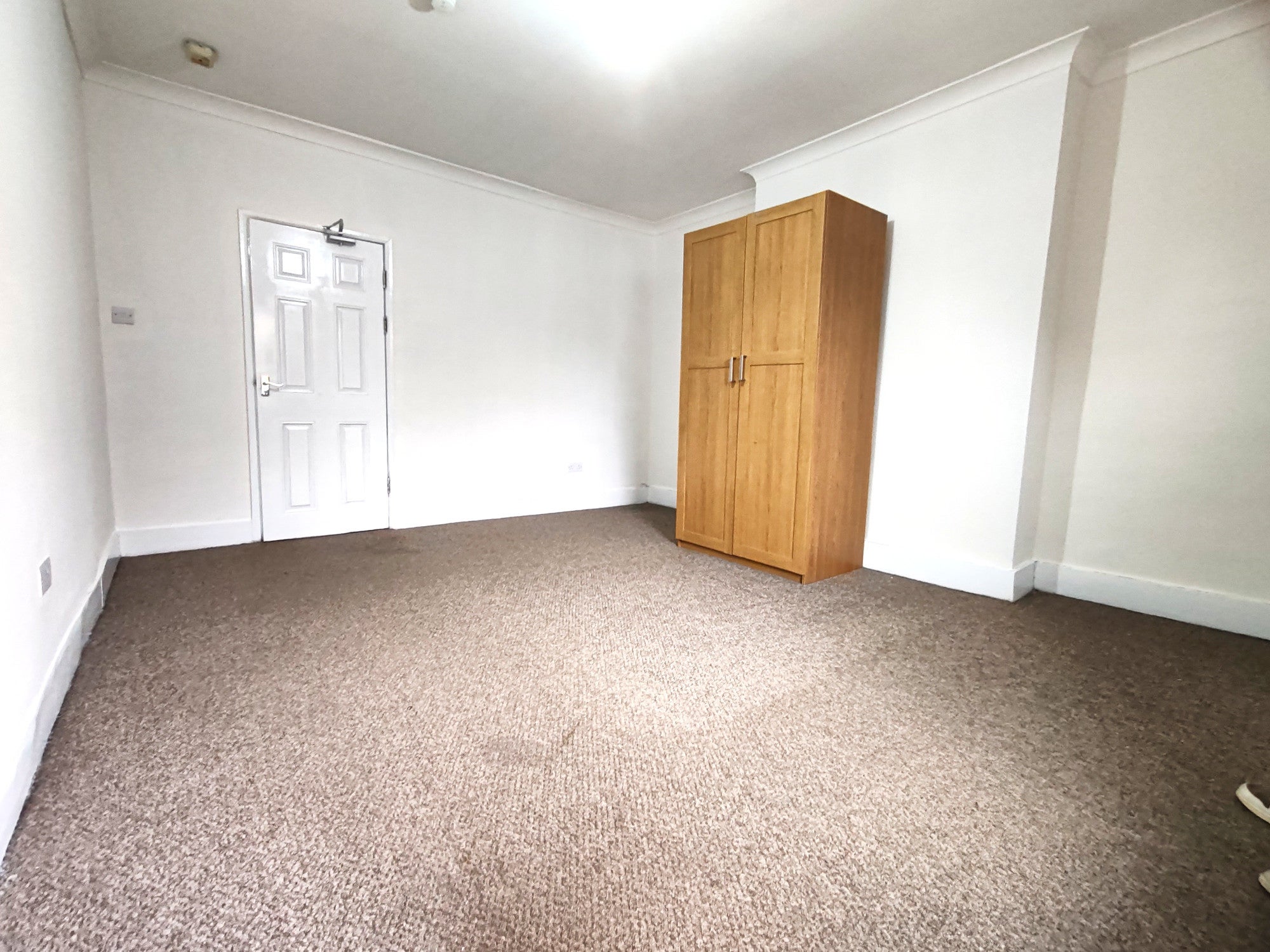 Flat Park Avenue in Greater London