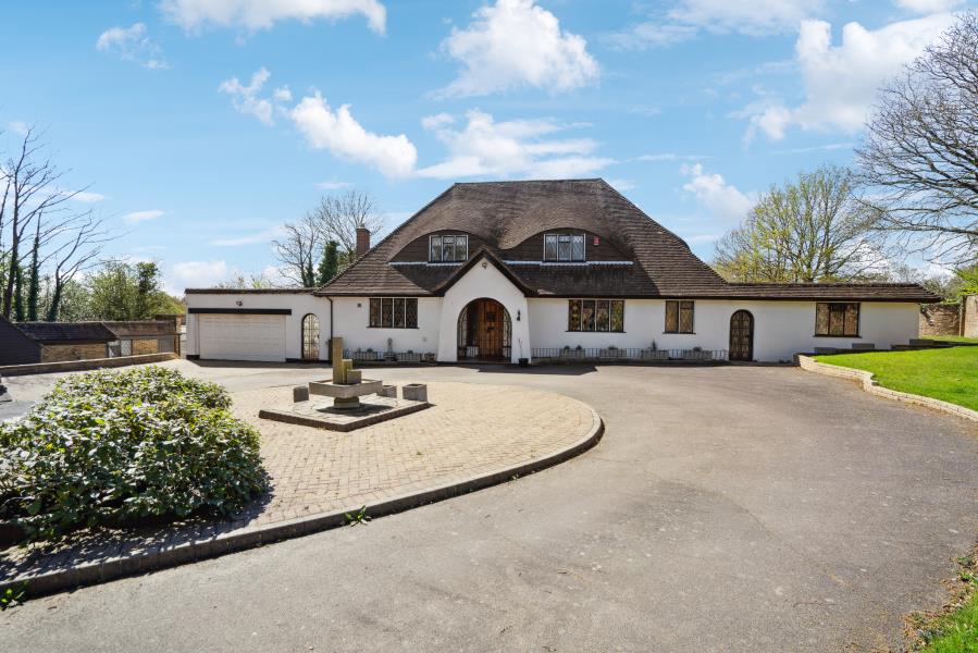 House Catlin's Lane in Greater London