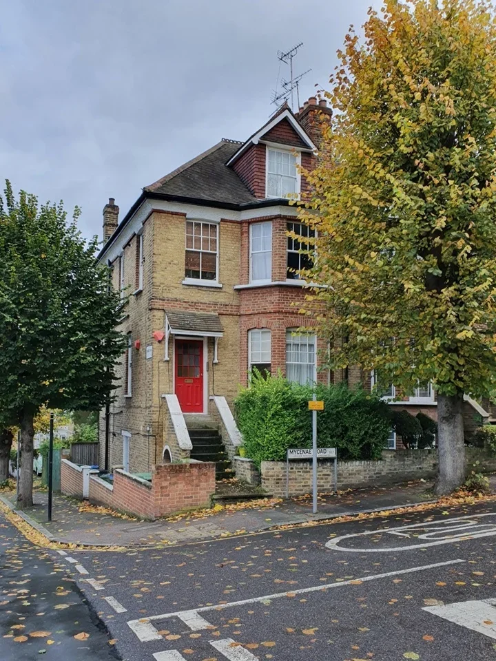 Flat Mycenae Road in Greater London