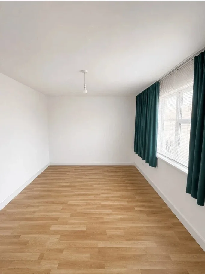 Flat Middleham Road in Greater London