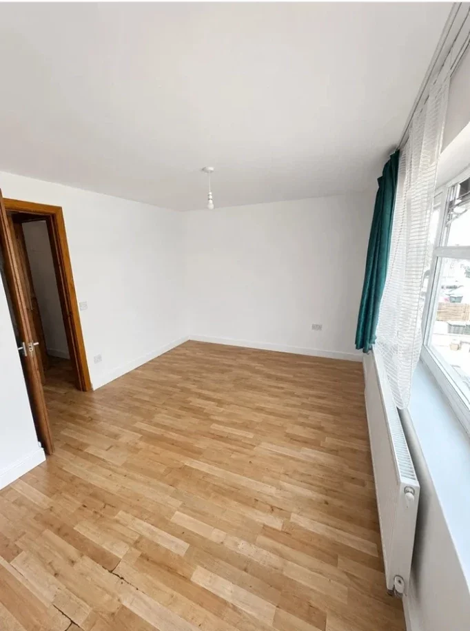 Flat Middleham Road in Greater London