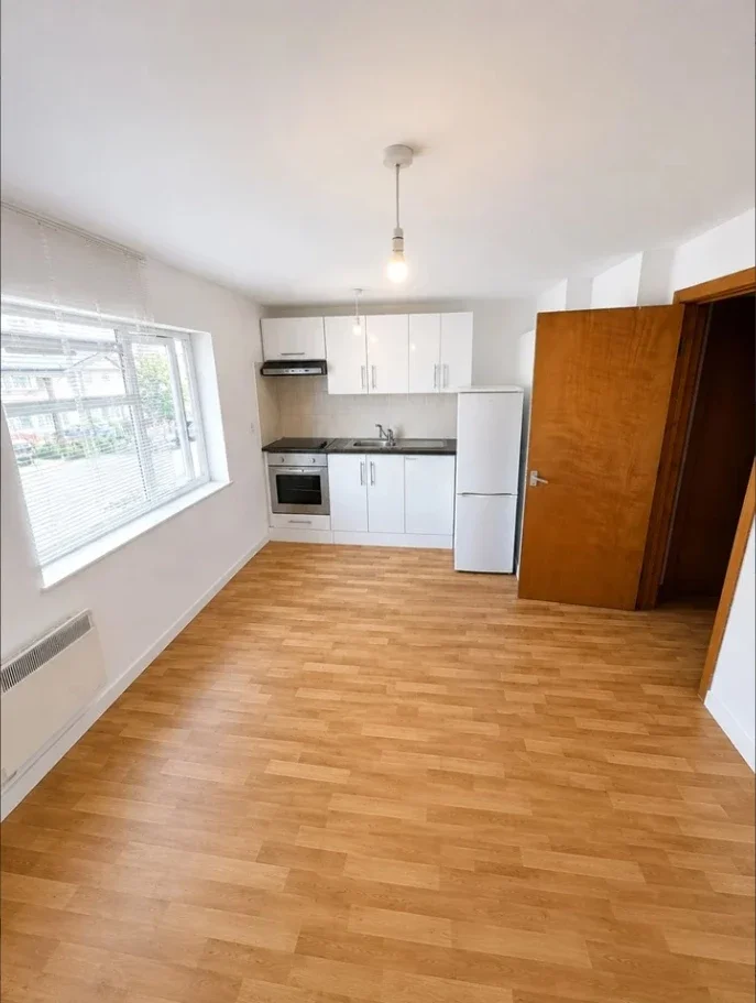 Flat Middleham Road in Greater London