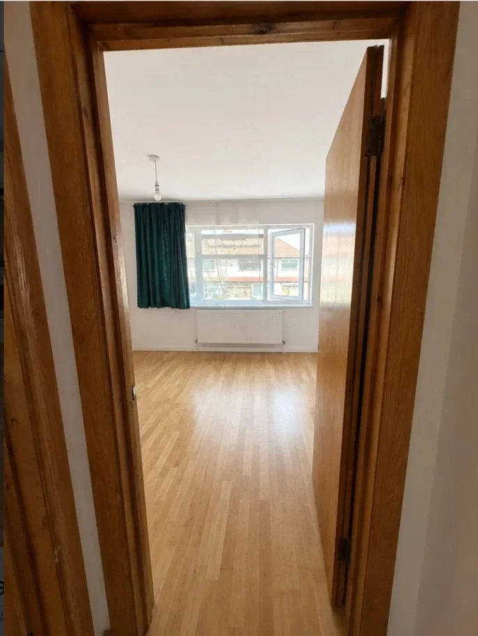Flat Middleham Road in Greater London