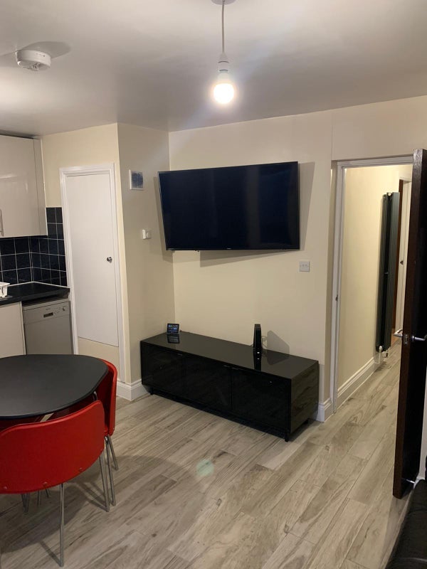 Room Distin Street in Greater London