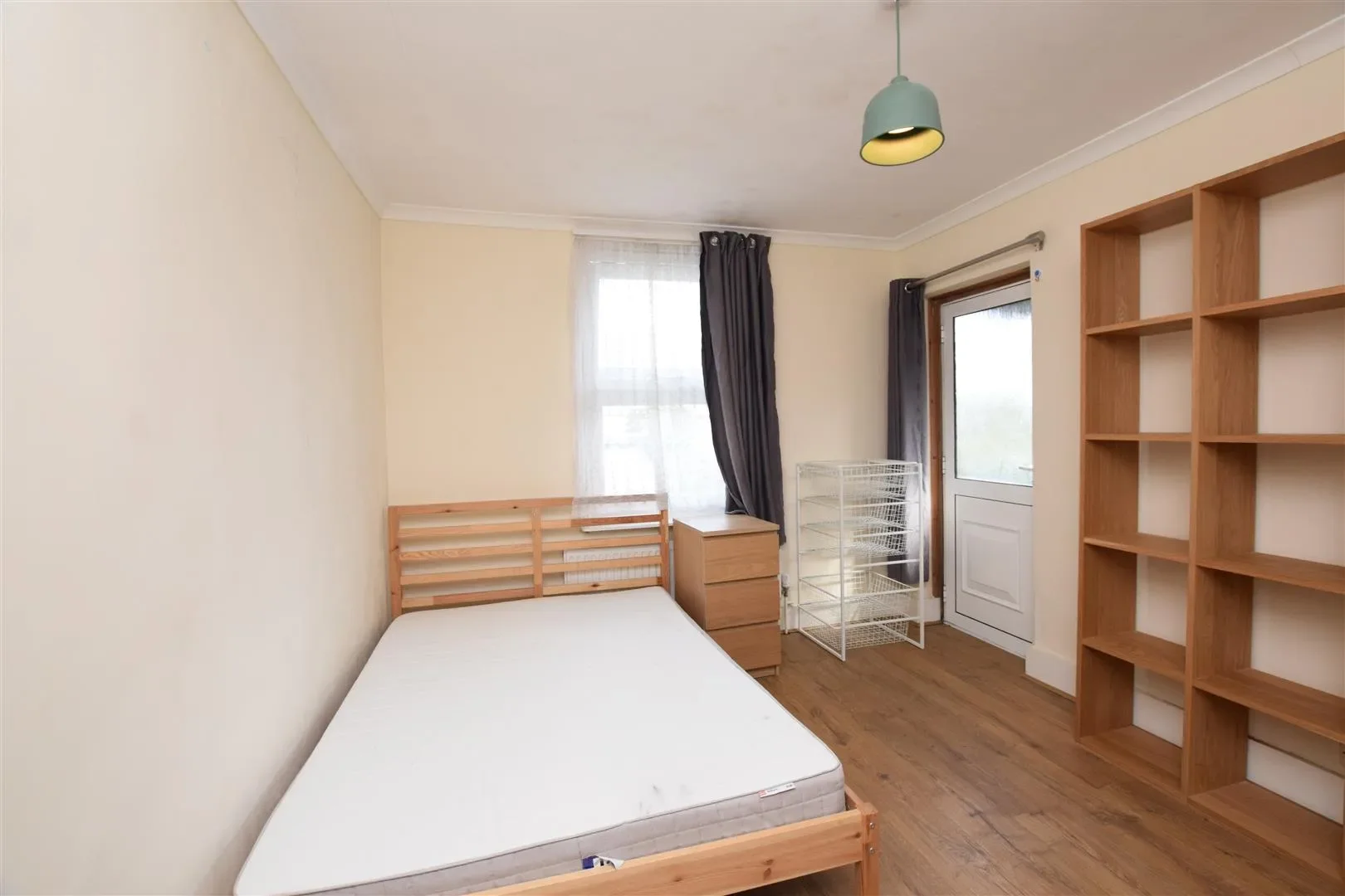 Flat West Hendon Broadway in Greater London
