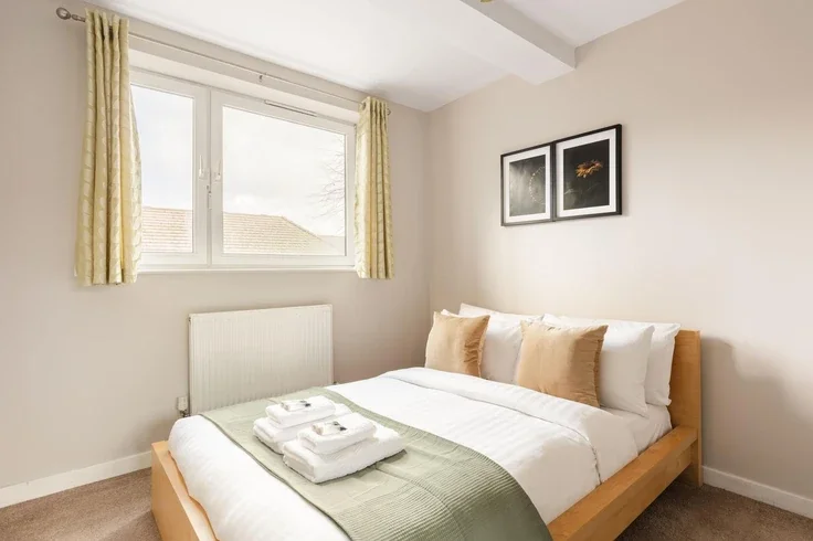 Flat Strathan Close in Greater London