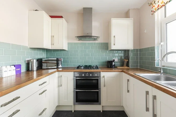 Flat Strathan Close in Greater London