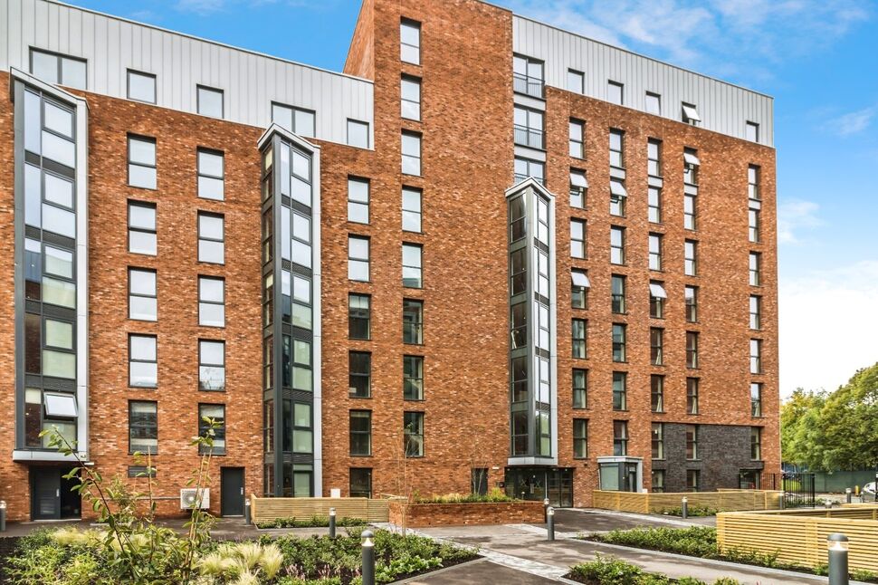 Flat Ordsall Lane in Salford