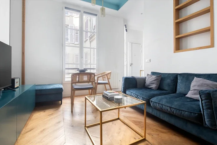 Flat Rue Cambon in Paris