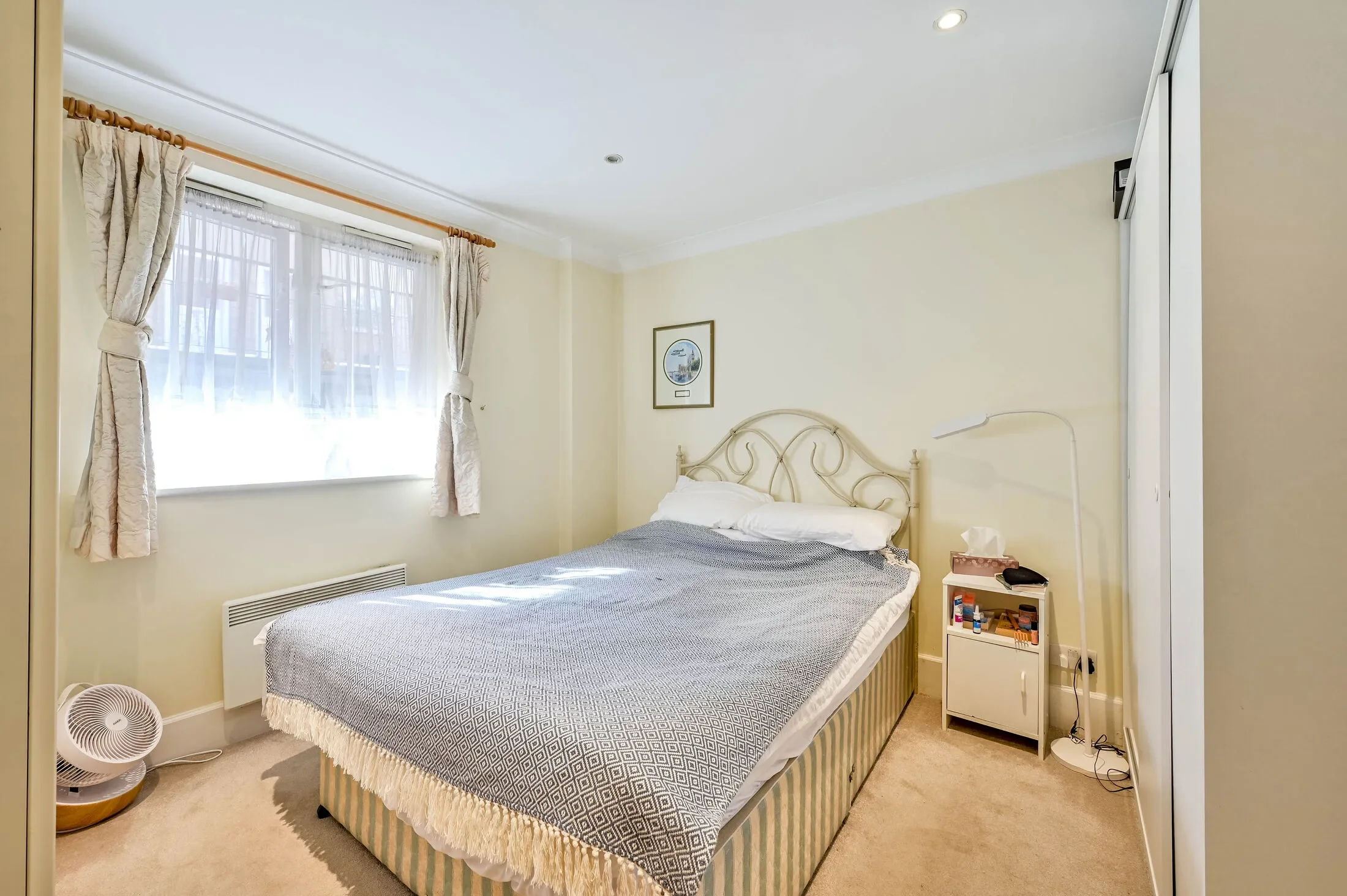 Flat Mortlake High Street in Greater London