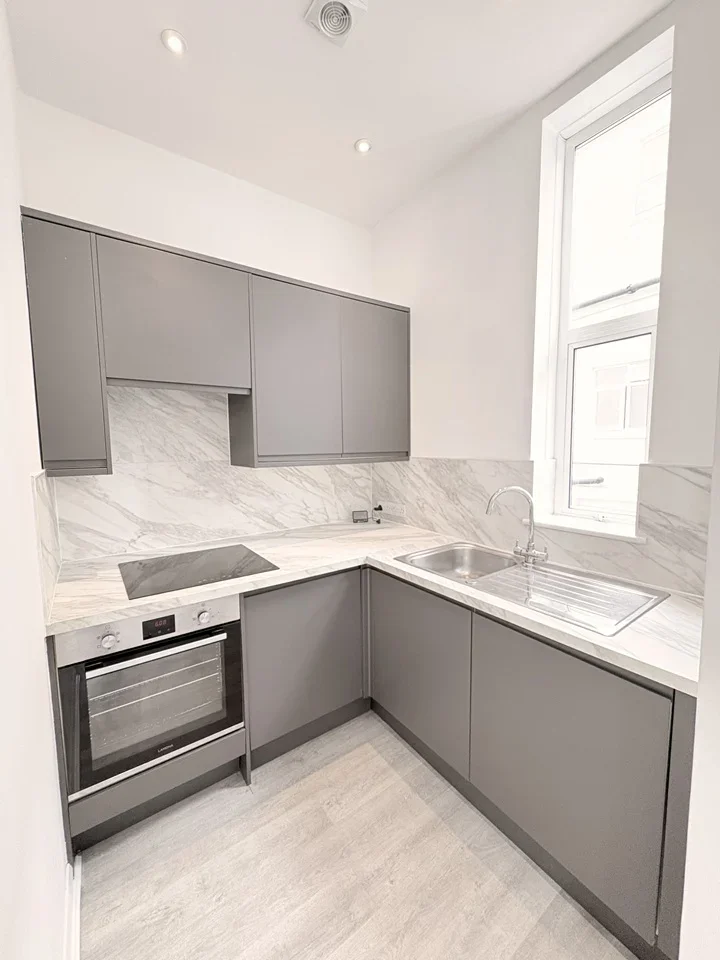 Flat Upper Grosvenor Road in Tunbridge Wells