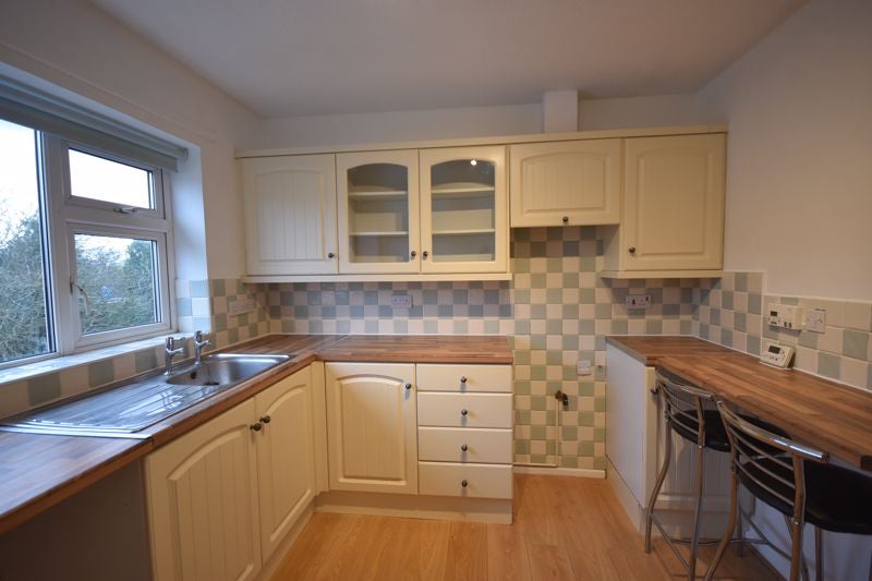 Flat Libra Court in Broadland