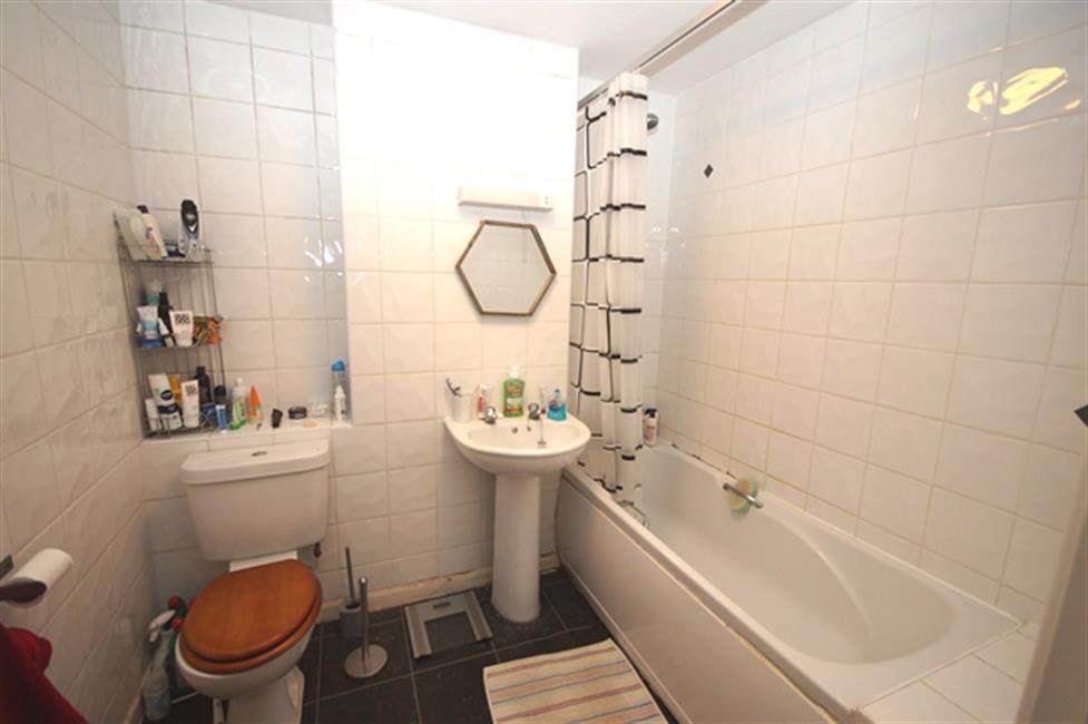 Flat Oakfield Street in Cardiff