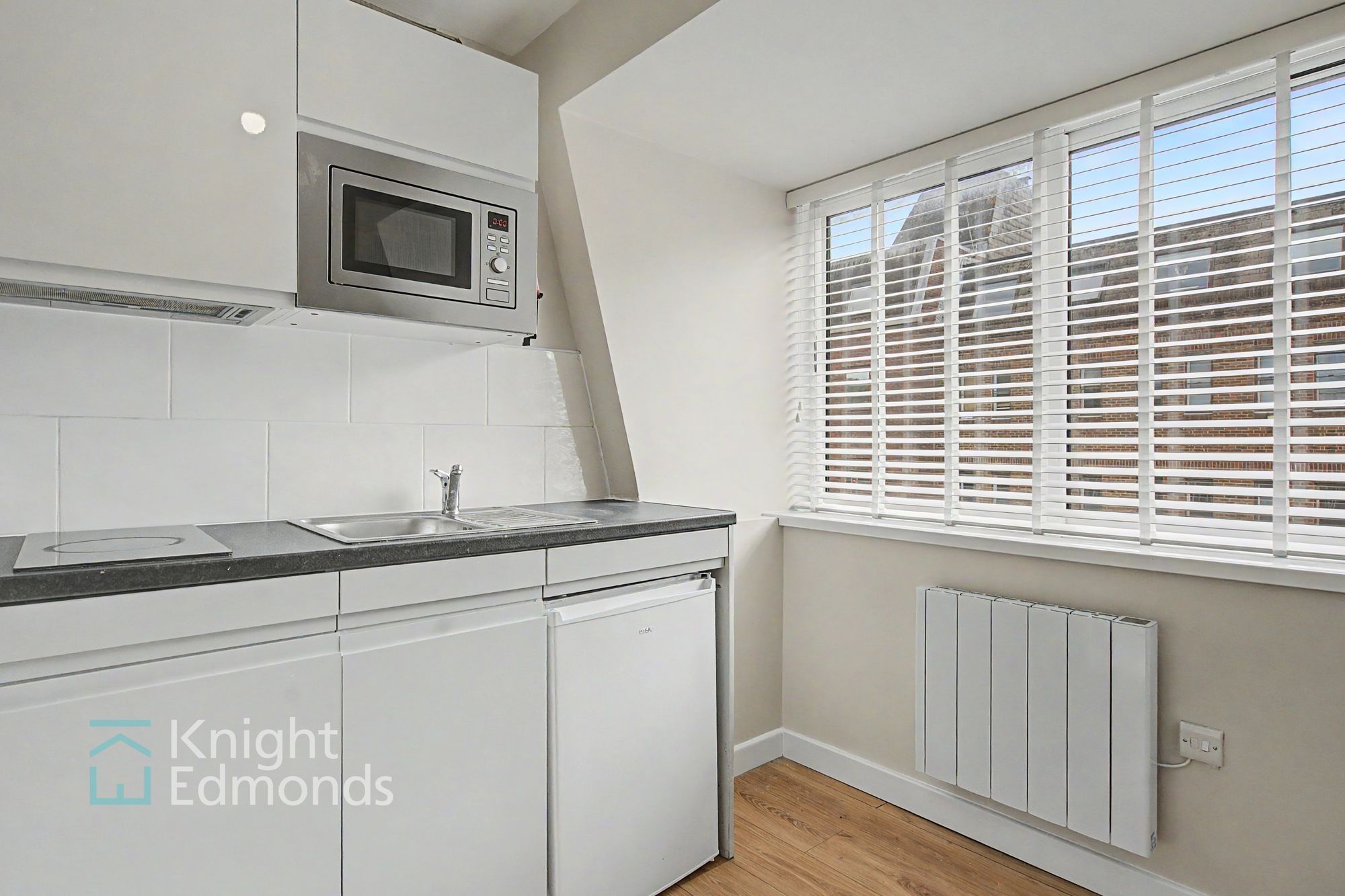 Flat Sittingbourne Road in Maidstone
