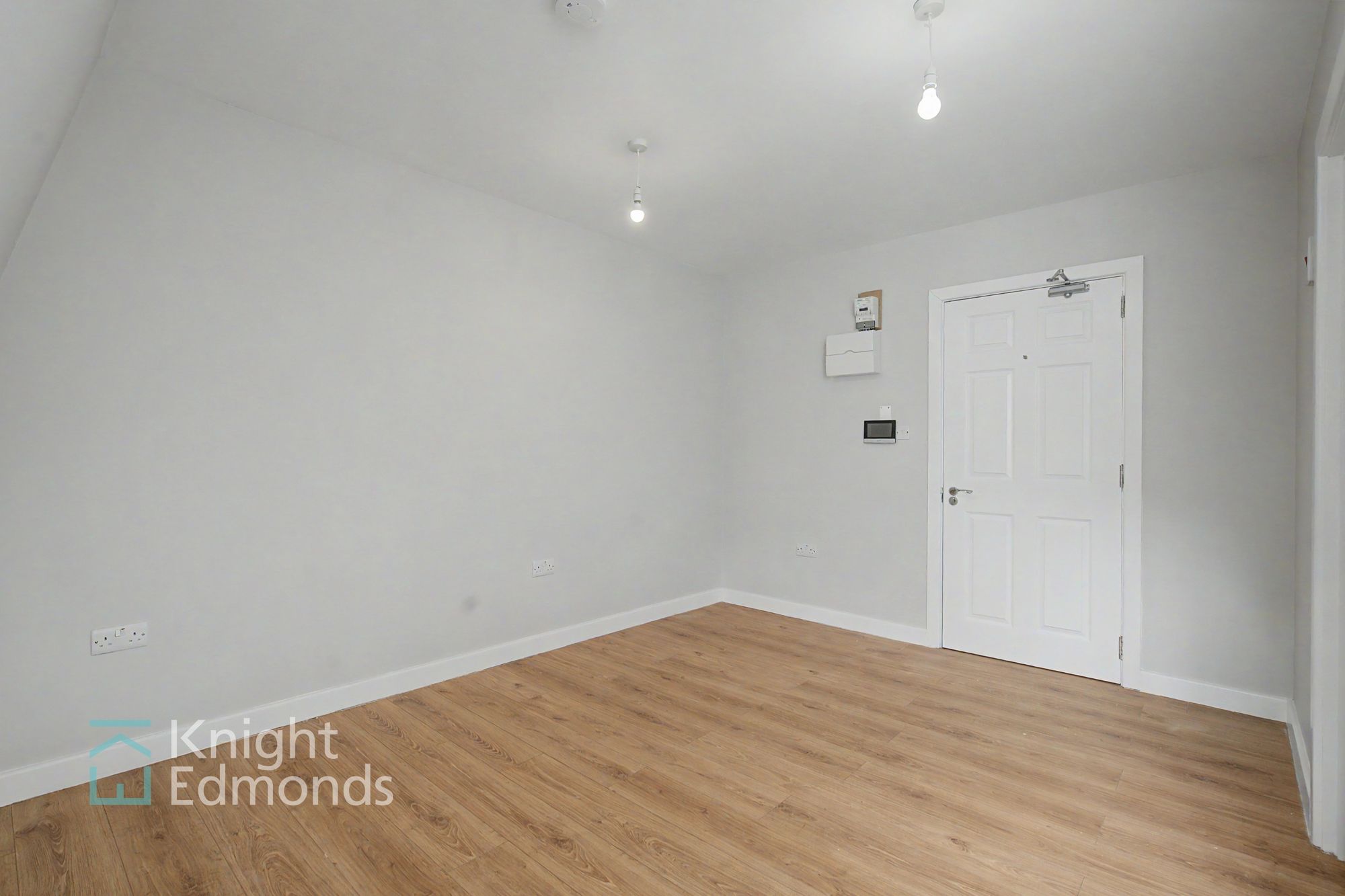 Flat Sittingbourne Road in Maidstone