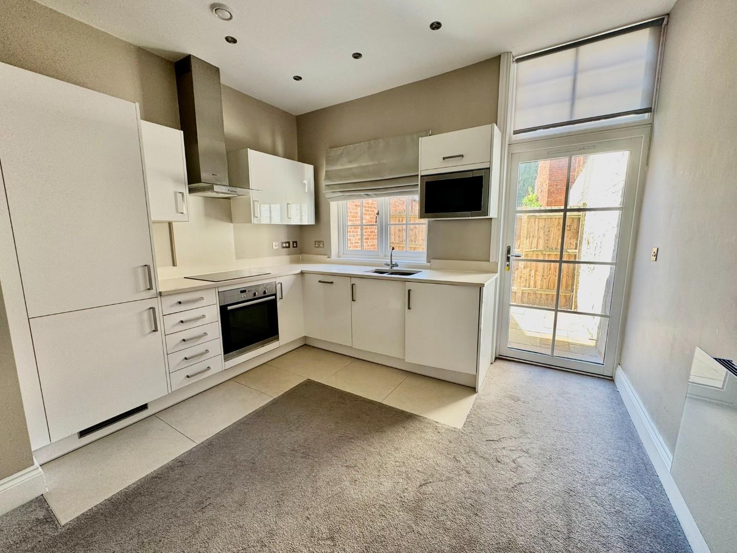 Flat Beatrice Court in Lichfield