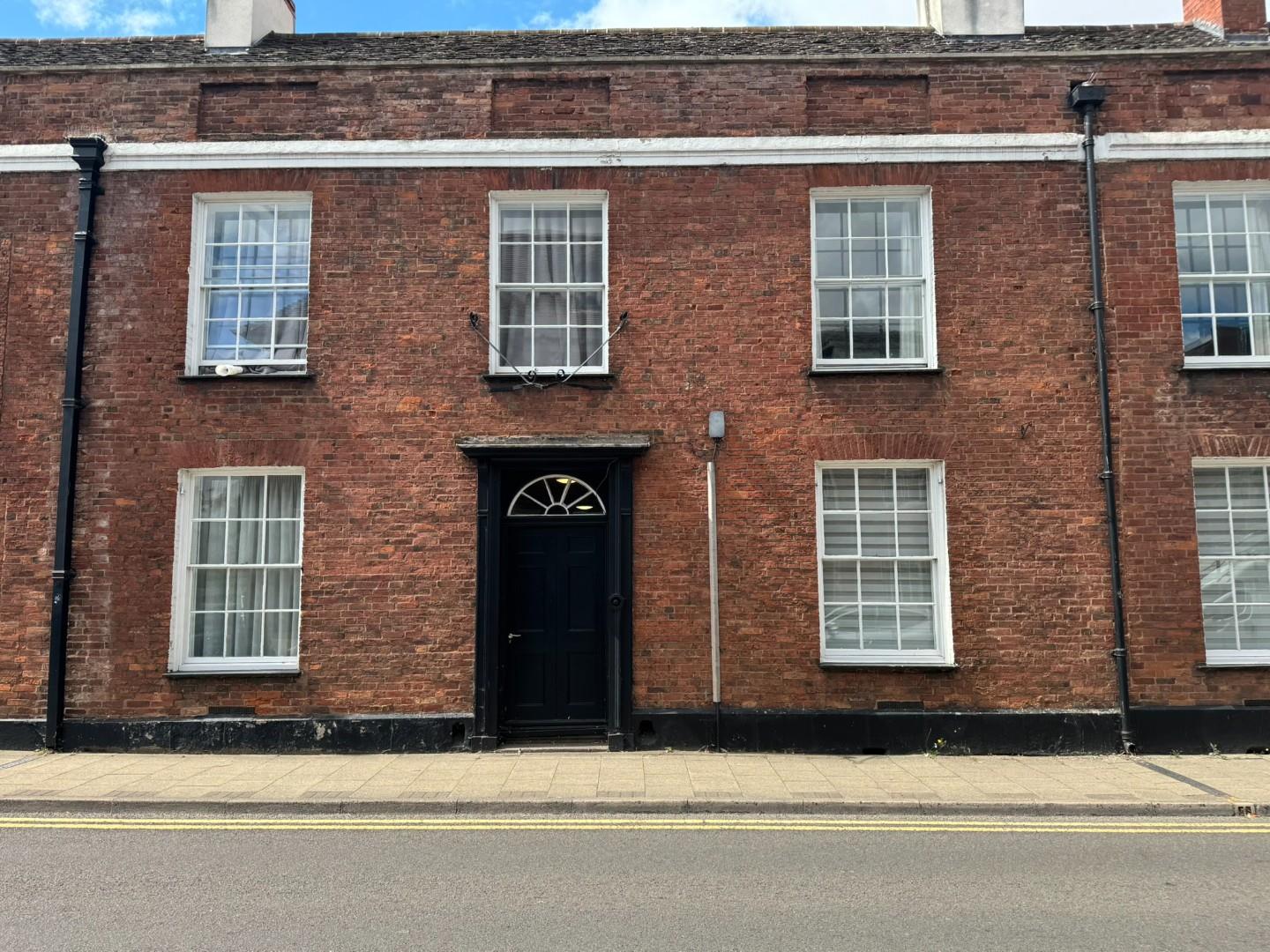 Flat Beatrice Court in Lichfield