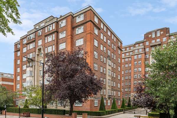Flat Hamilton Drive in City of Westminster