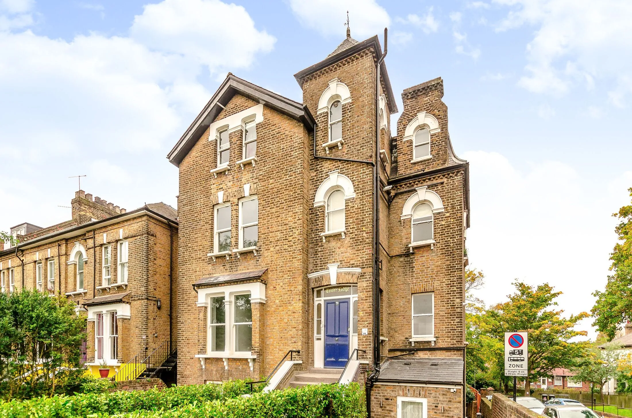 Flat Dartmouth Park Hill in Greater London