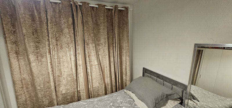 Room Dobson Road in Crawley