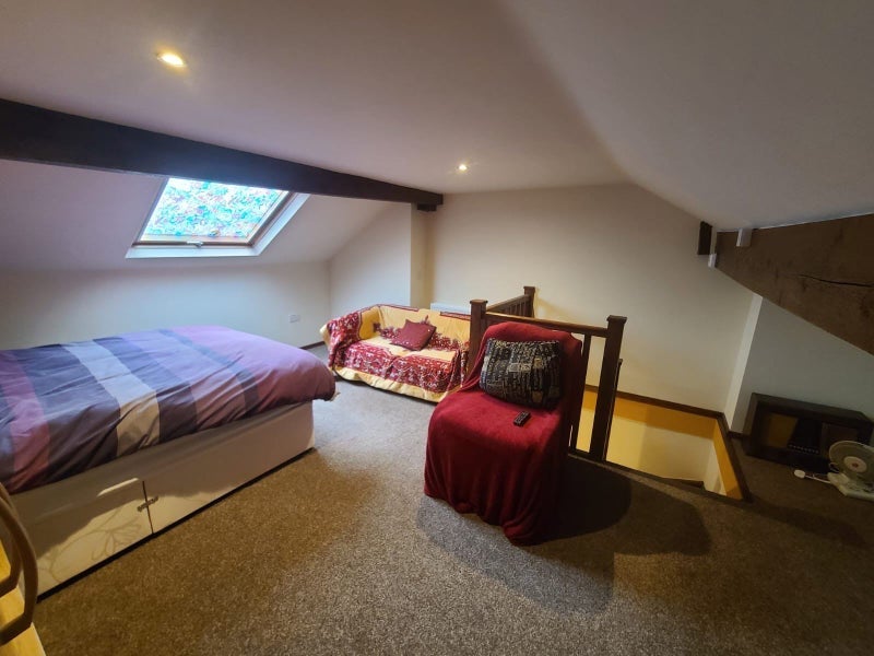 Room Pendlebury Road in Salford