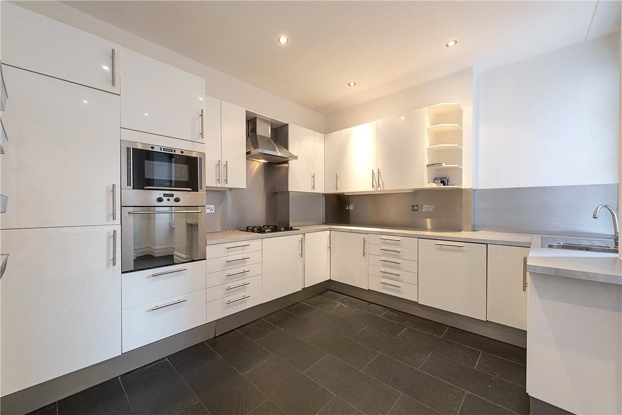 Flat Iverna Court in Greater London